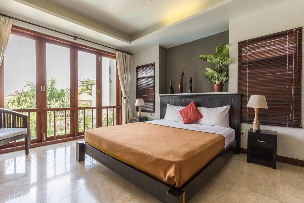 Quiet 2bd 2 Bath And Walk To Eat St Apartemen *
