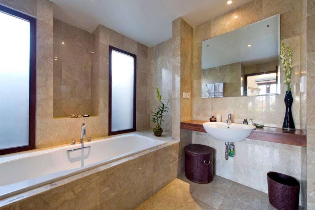 Apartemen Quiet 2bd 2 Bath And Walk To Eat St